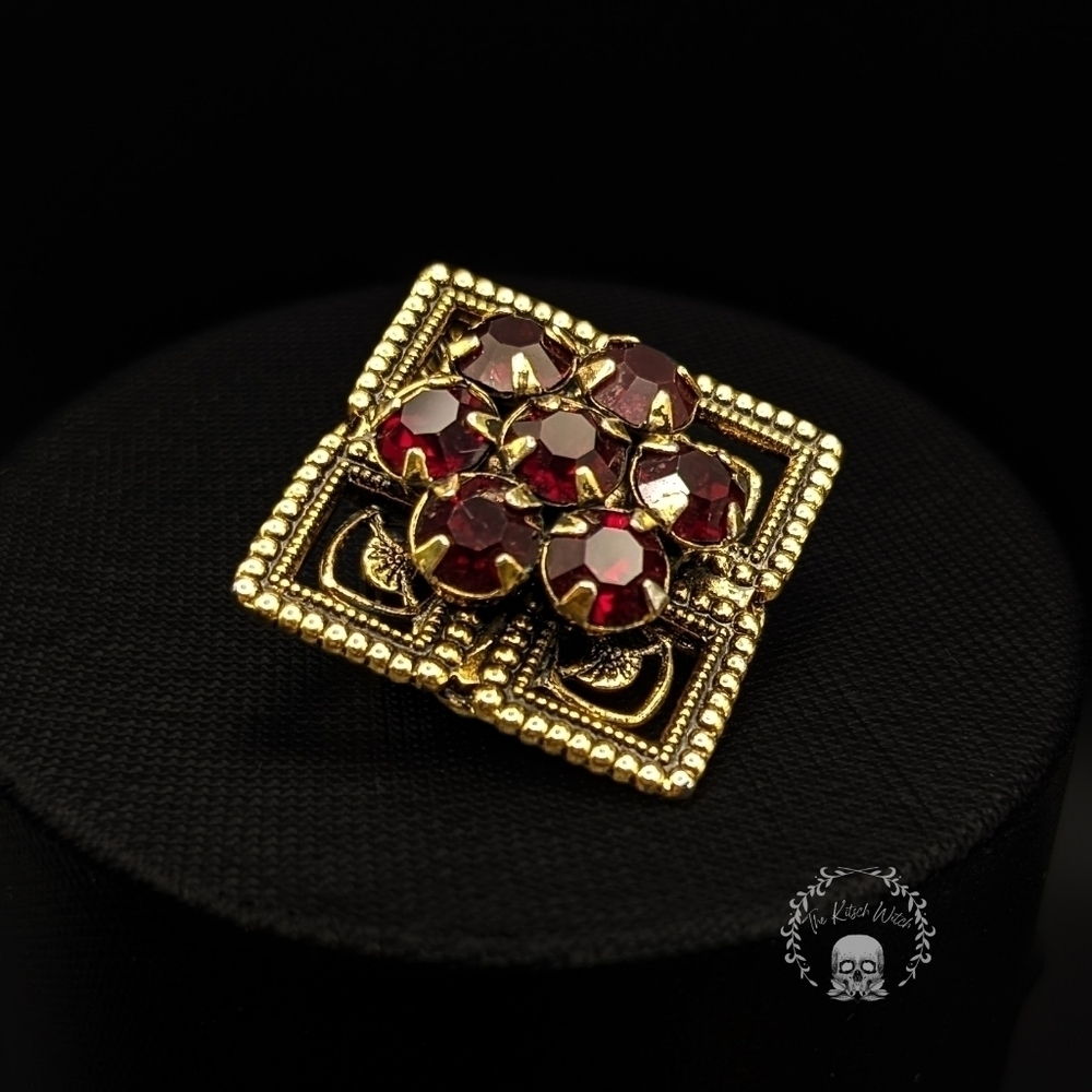 Vintage Small Square Glass Garnet Rhinestone Brooch in Gold Toned Metal Setting